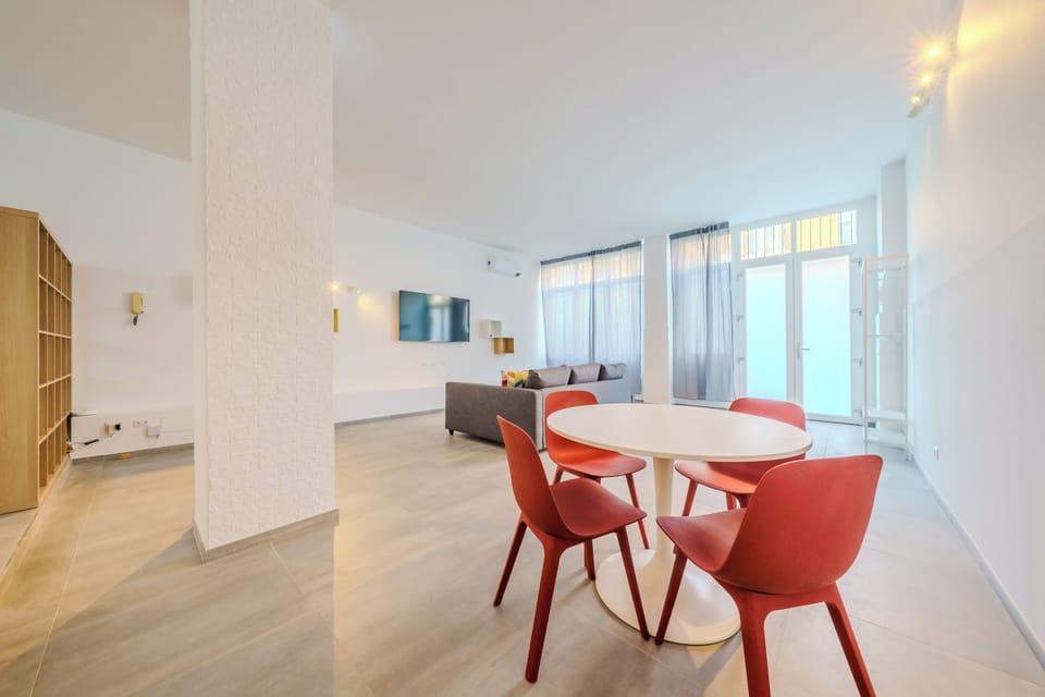 Condo | Dining