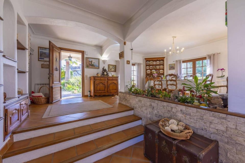 Entrance / Reception