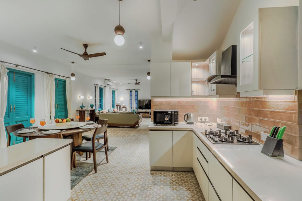 Deluxe Villa, Balcony | Private kitchen
