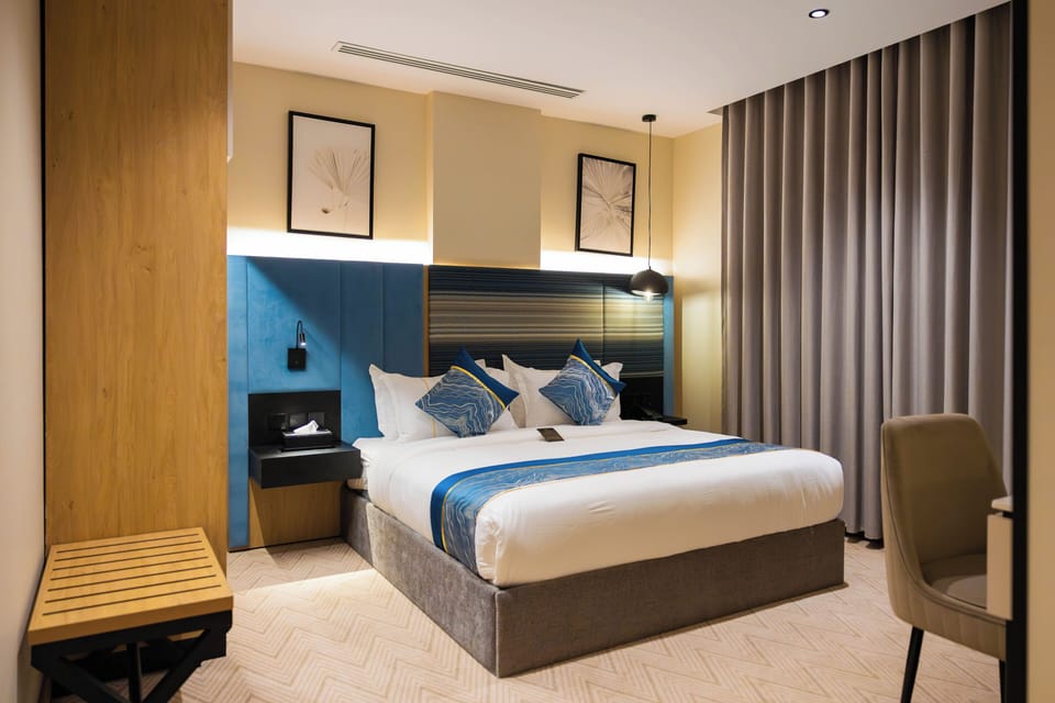 Deluxe Apartment | Laptop workspace, blackout drapes, soundproofing, iron/ironing board