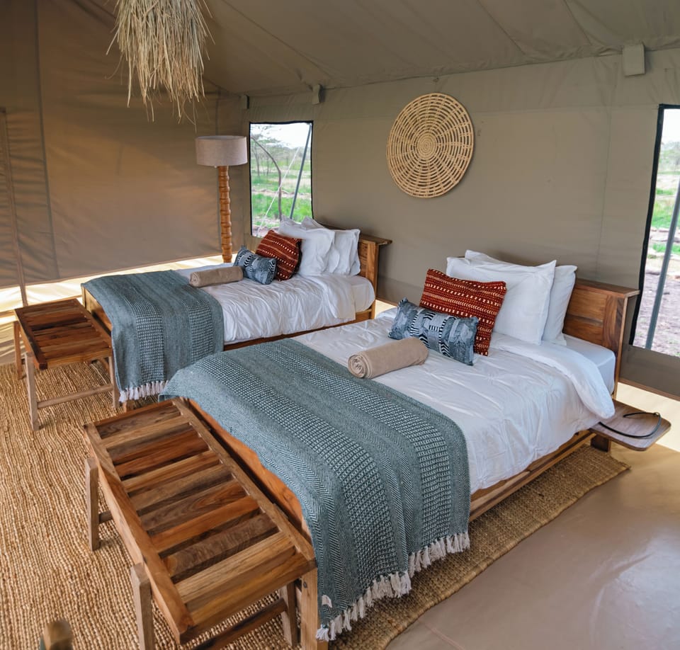 Comfort Double or Twin Room | Laptop workspace
