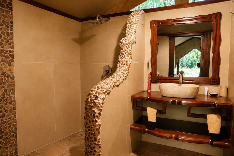 Superior Tent, River View | Bathroom