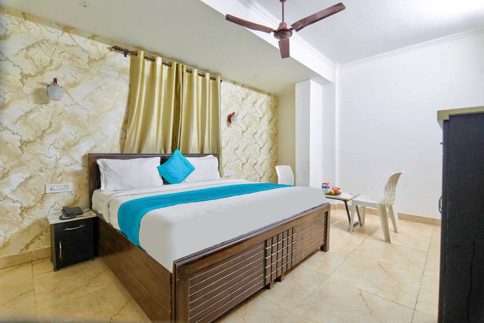 Superior Room | Desk, iron/ironing board, free WiFi, bed sheets