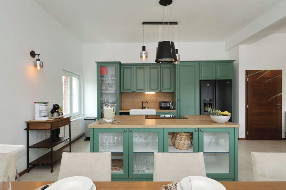 Family Villa, 5 Bedrooms, Private Pool, Courtyard View | Private kitchen | Coffee/tea maker, fridge, microwave, oven
