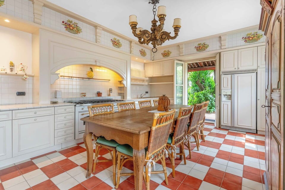 Furniture, Interior Design, Flooring, Floor, Wood, Kitchen, Ceiling, Kitchen & Dining Room Table, Dining Room, Table
