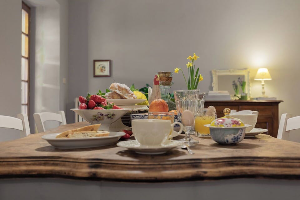 Tableware, Furniture, Serveware, Table, Interior Design, Dishware, Food, Porcelain, Drinkware, Kitchen & Dining Room Table