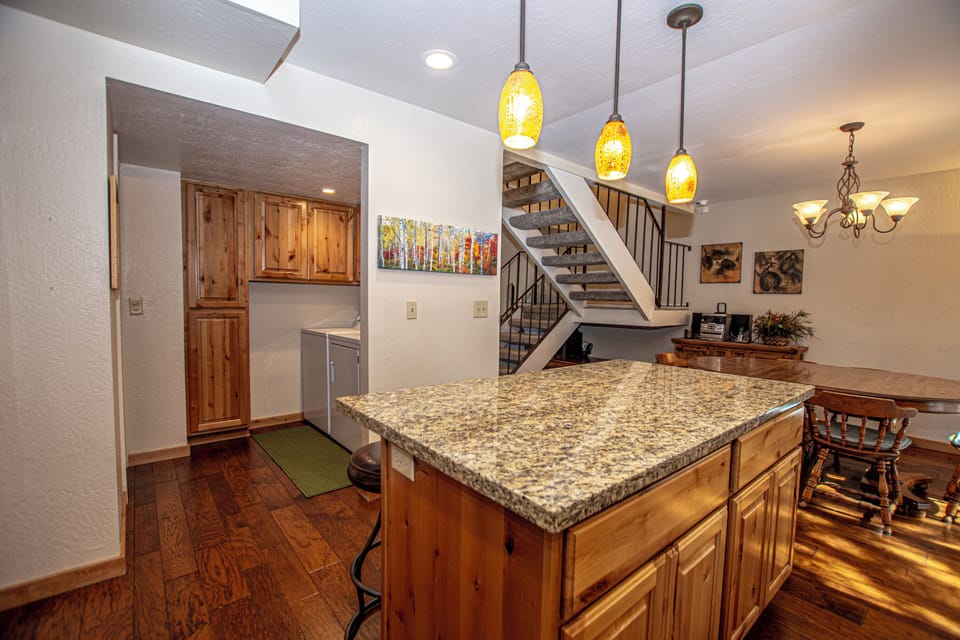 Lake Forest 142 - Kitchen and Laundry