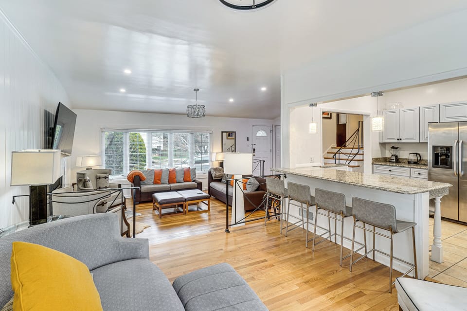 House (5 Bedrooms) | Interior