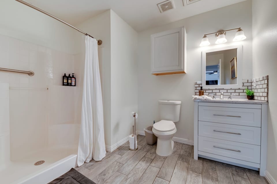 < 1 Mi to Historic Mckinney: Modern Duplex w/ Yard Cottage in McKinney