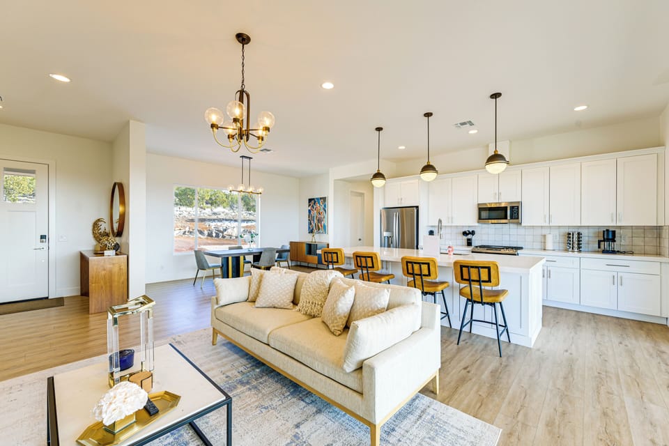 House (4 Bedrooms) | Front of property