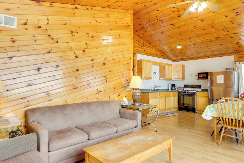 House (2 Bedrooms) | Interior