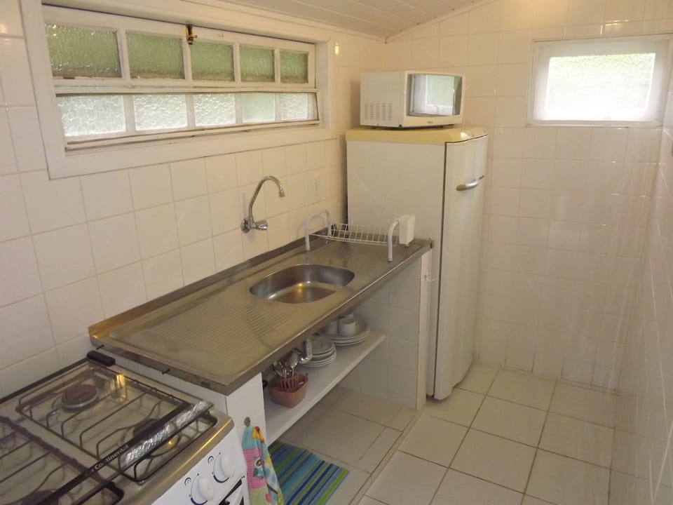 Family Bungalow, 2 Bedrooms | Private kitchen