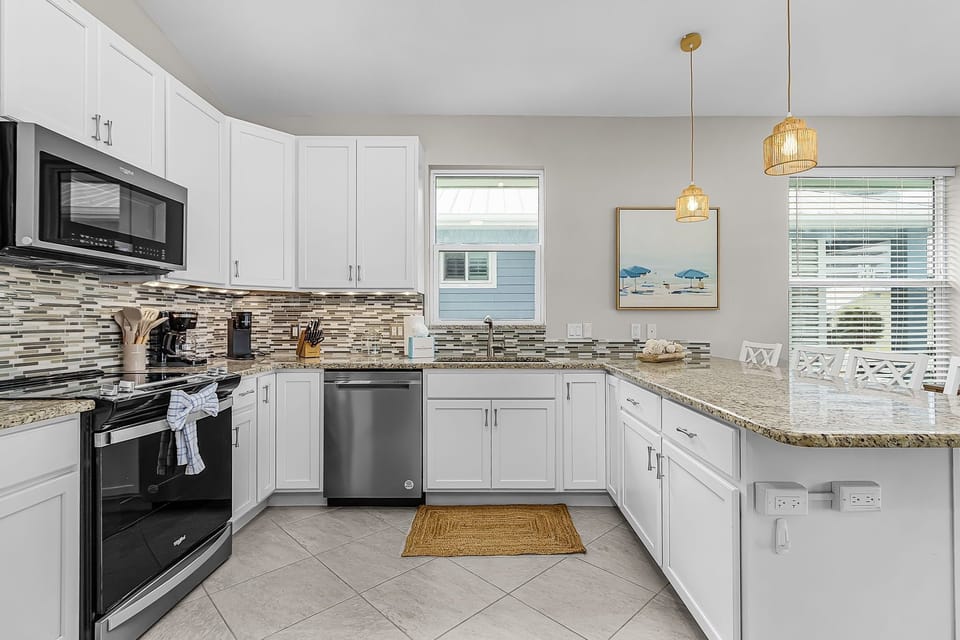 House, 3 Bedrooms | Private kitchen | Coffee/tea maker, fridge, oven, toaster