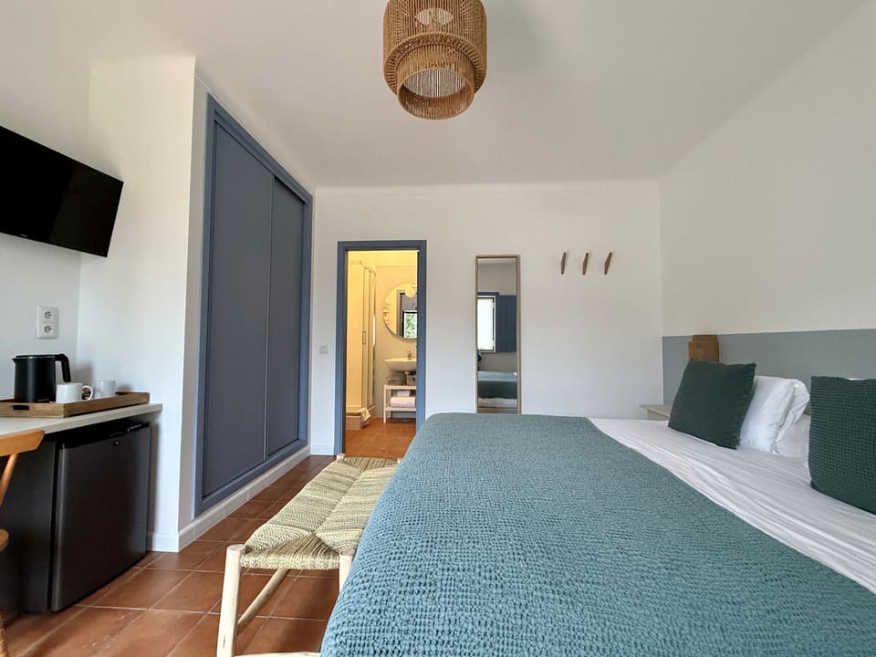 Classic Double or Twin Room, Patio, Garden View | Desk, soundproofing, free WiFi