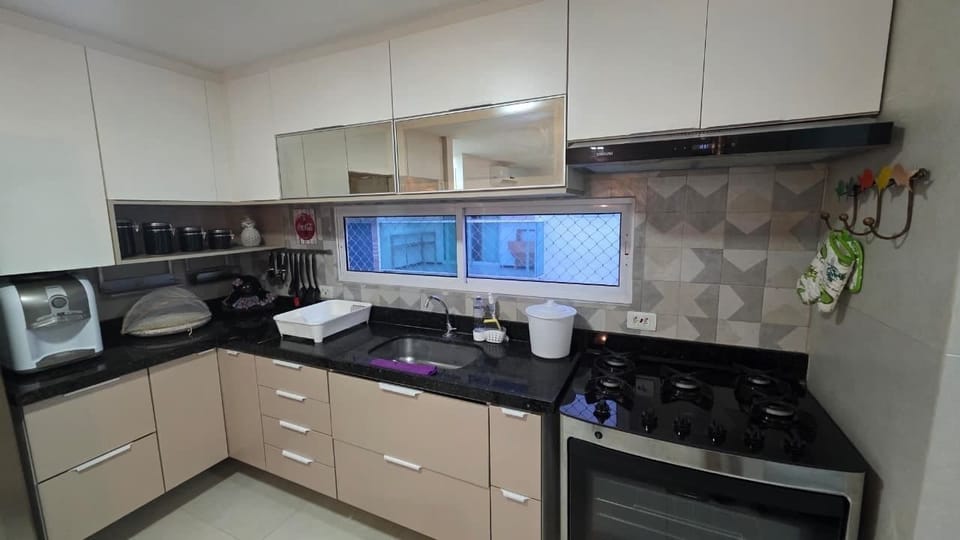 Basic Apartment, Lanai | Private kitchen | Fridge, oven, stovetop, cookware/dishes/utensils