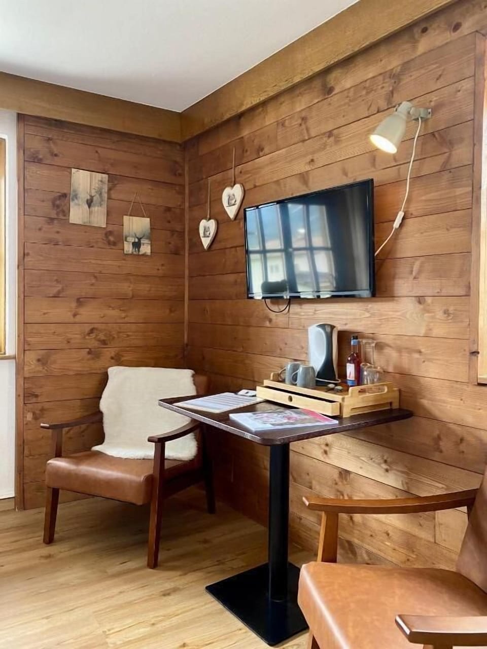 Comfort Double Room, Balcony, Mountain View | Interior