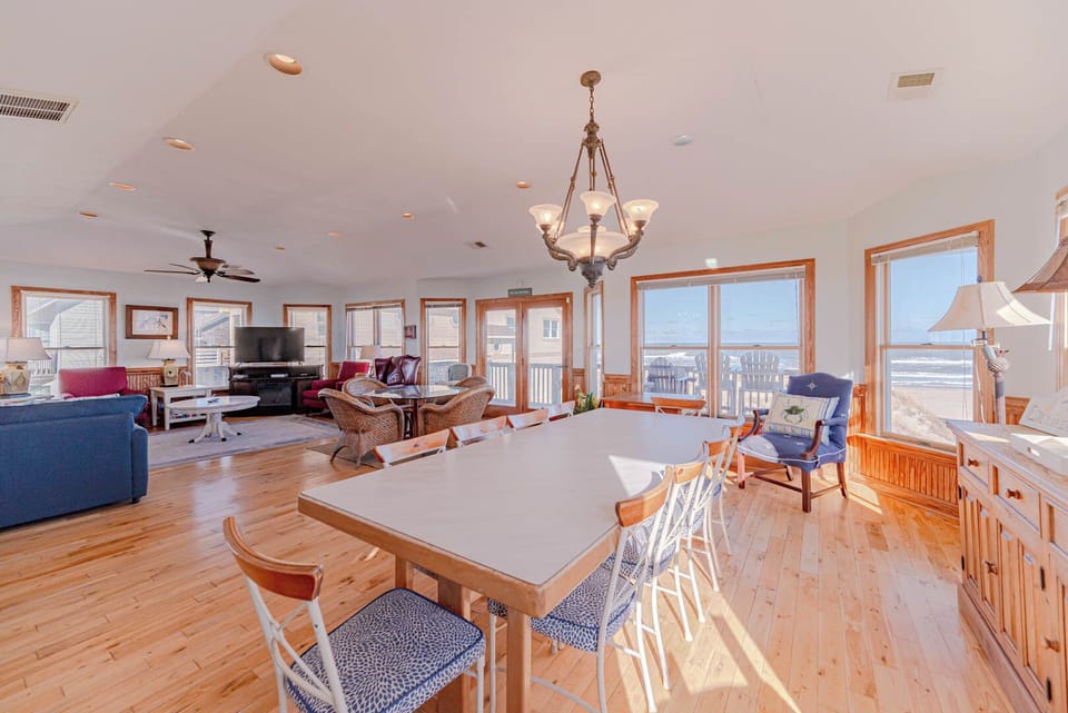Top Level Dining/Living Area