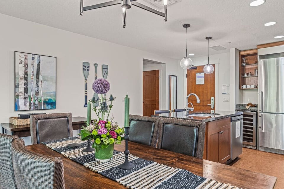 Dining table with 6 seats.