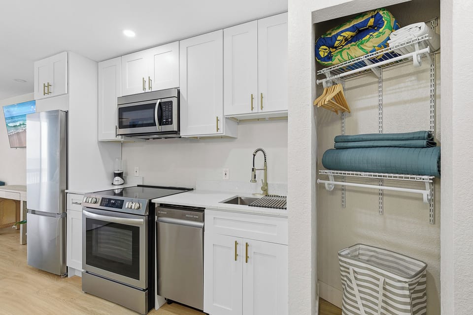 Kitchen + Closet