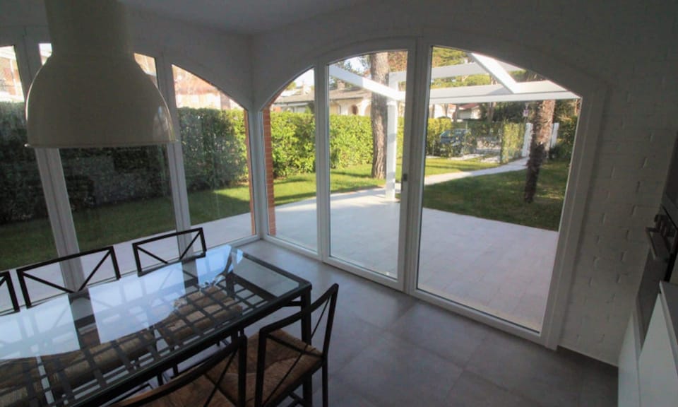 Villa, 3 Bedrooms, Patio, Garden View | Interior
