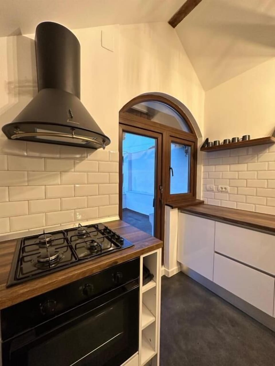 Penthouse Apartment (180)