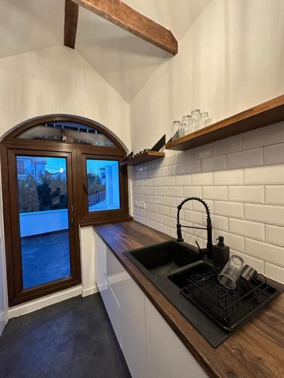 Penthouse Apartment (182)