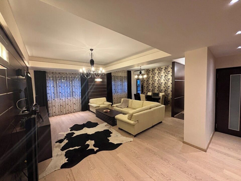 Conta 3 · Conta Three Bedroom Apartment (214)
