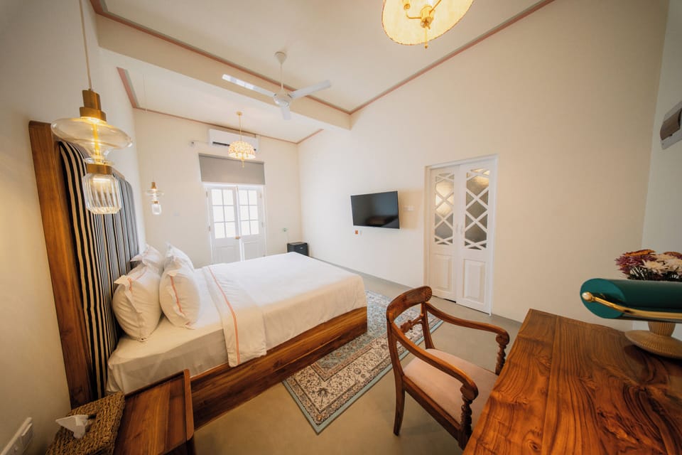 Deluxe Room | In-room safe, blackout drapes, iron/ironing board, free WiFi