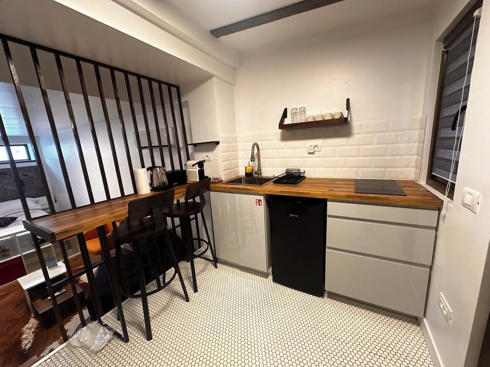 Ground Floor w Garden View Apartment (233)