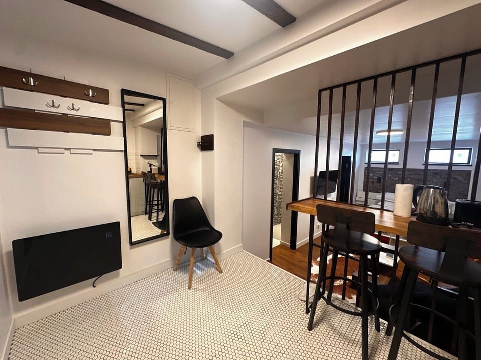 Ground Floor w Garden View Apartment (234)
