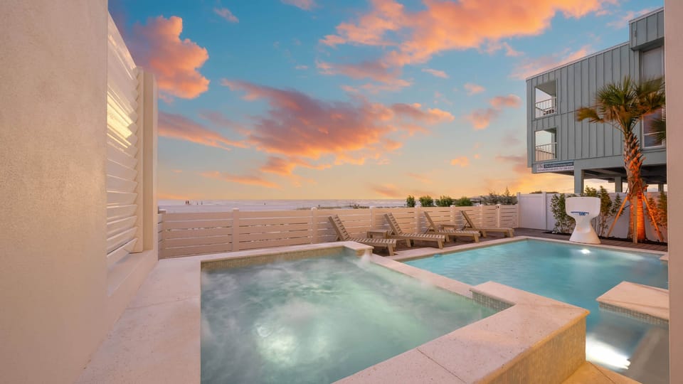 Oversized Spa - Resort Style Pool - Gulf Views