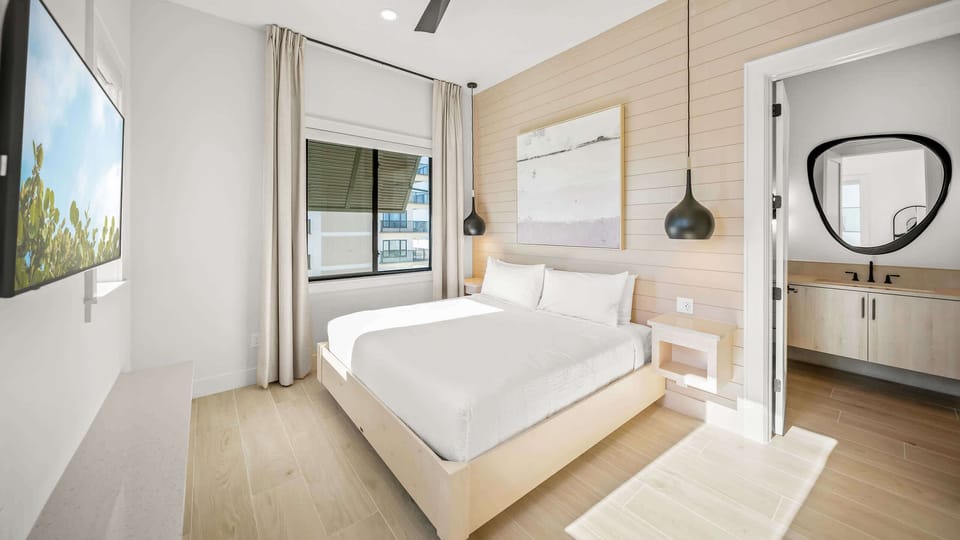 Bedroom 4 - King Size Bed - En Suite Bathroom