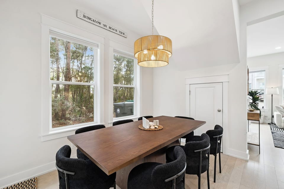 Dining area perfect for family dinner or planning the next day’s beach adventure