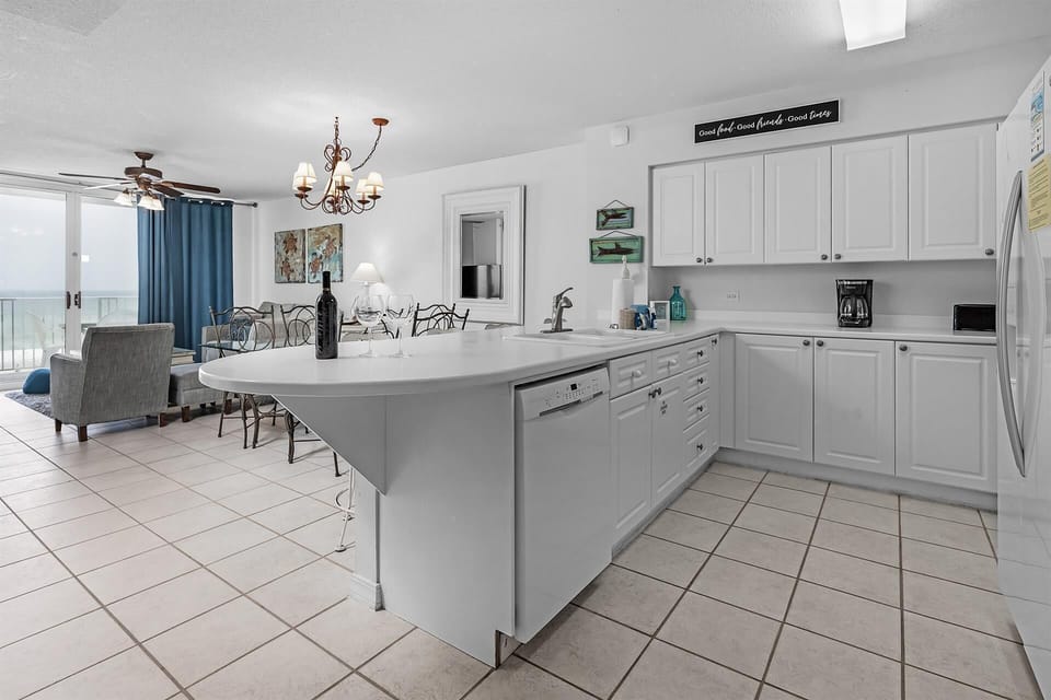 Condo, Multiple Beds (Island Princess 406) | Private kitchen | Oven, toaster
