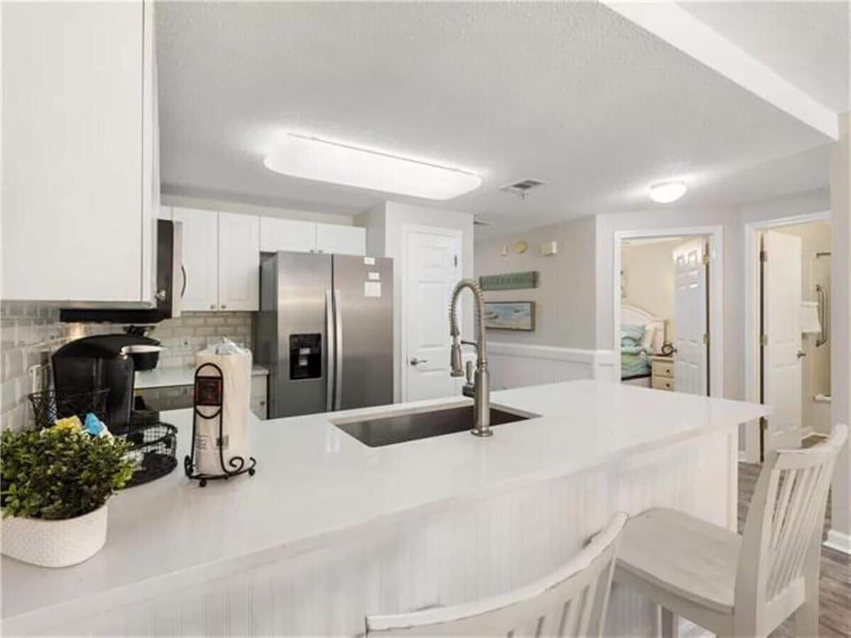 Condo, Multiple Beds (Ciboney 1013) | Private kitchen | Oven