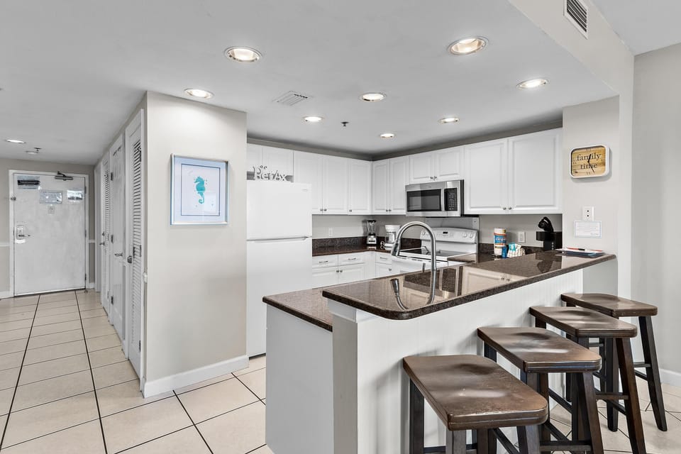Condo, Multiple Beds (Sterling Shores 408) | Private kitchen