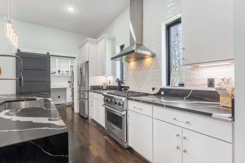 Fully equipped kitchen with modern finishes