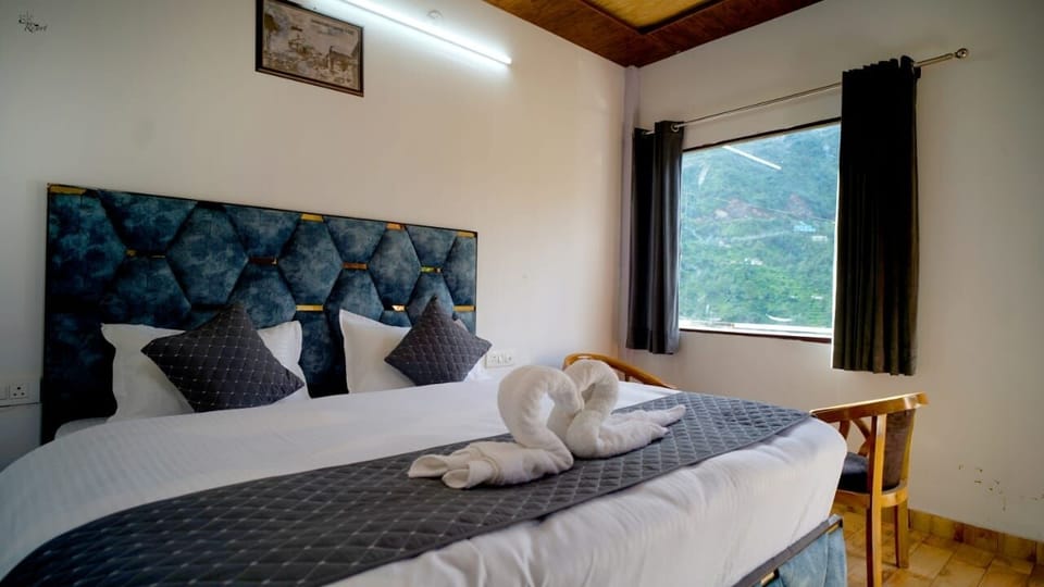 Deluxe Double or Twin Room, Patio, Mountain View | Free WiFi