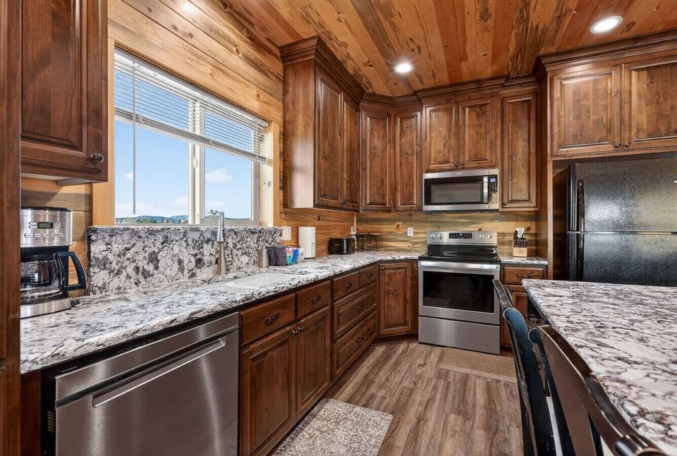 Lodge - Kitchen Area