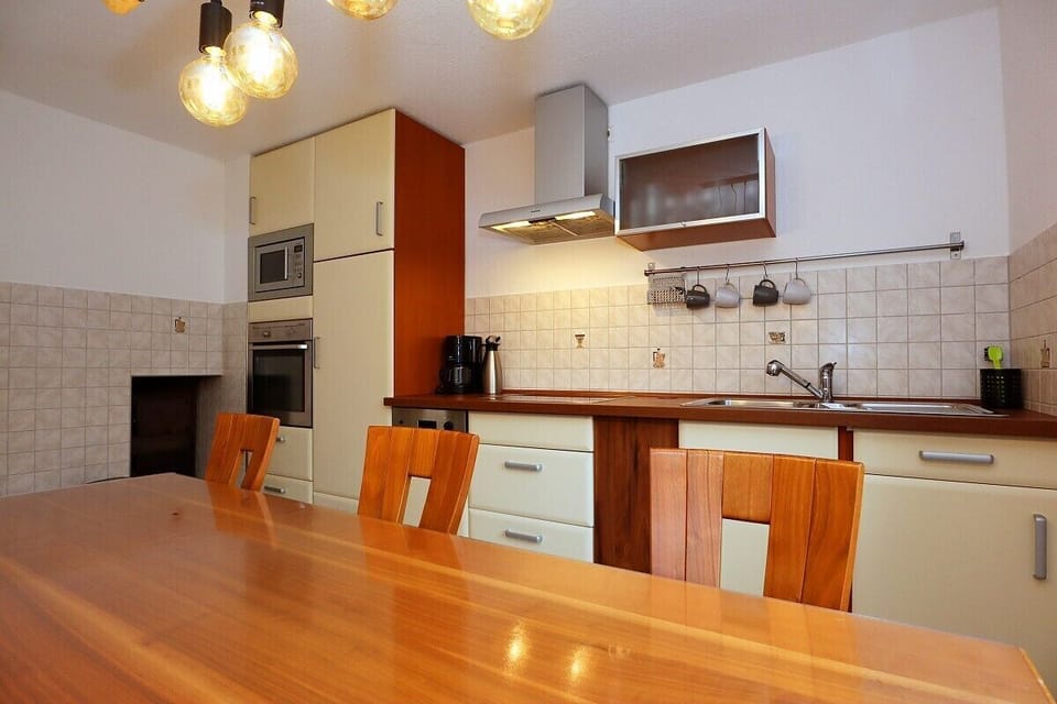 Classic Condo, Garden View | Private kitchen