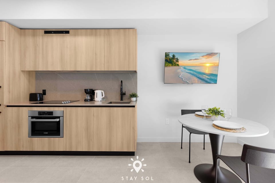 Studio - Dining - Kitchen - Open layout 