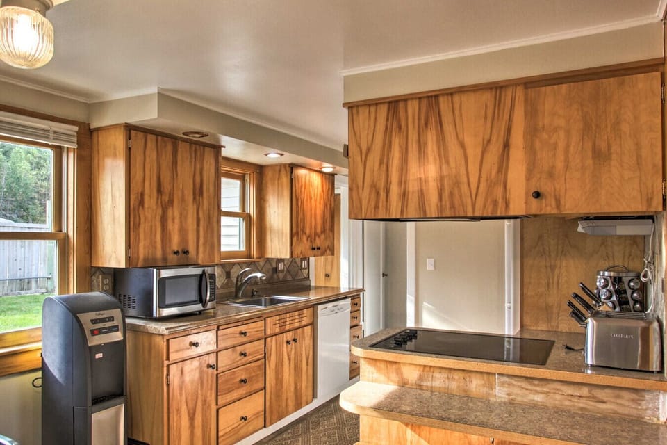 Kitchen | Rustic Finishes | Compact & Functional Layout
