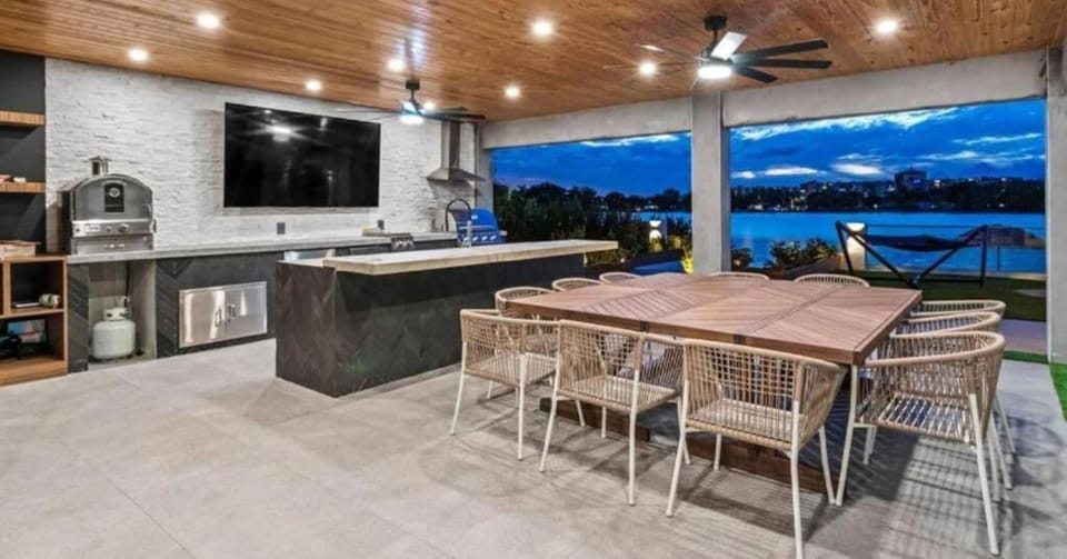 Comfort Villa | Outdoor dining