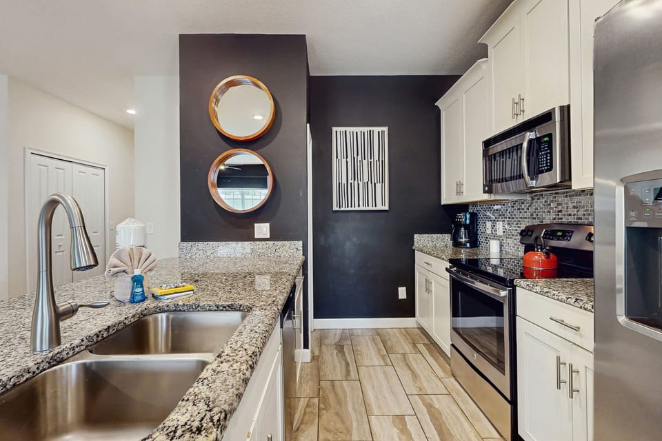 House, Multiple Beds, Pool Access, Pool View (Happy Family Getaway) | Private kitchen