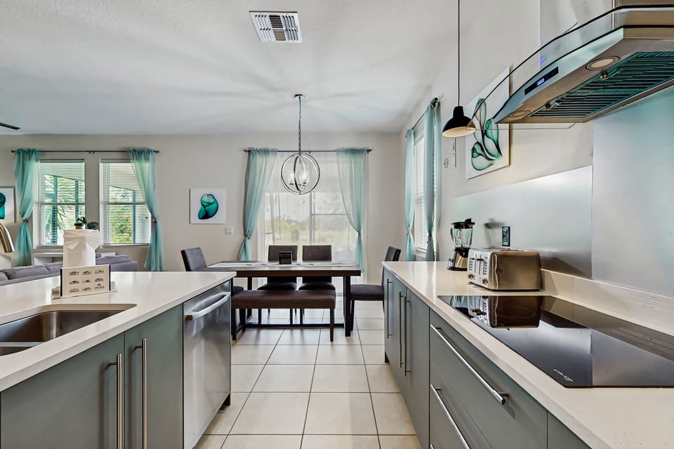 House, Multiple Beds, Patio (No Clouds Allowed) | Private kitchen