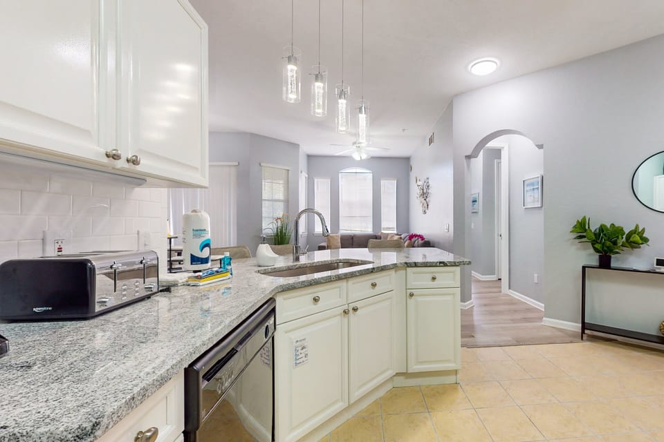Condo, Multiple Beds, Pool Access, Pool View (Sunny Davenport) | Private kitchen