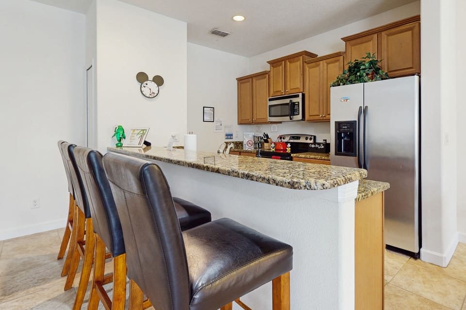 House, Multiple Beds, Pool Access, Pool View (Palm Paradise) | Private kitchen