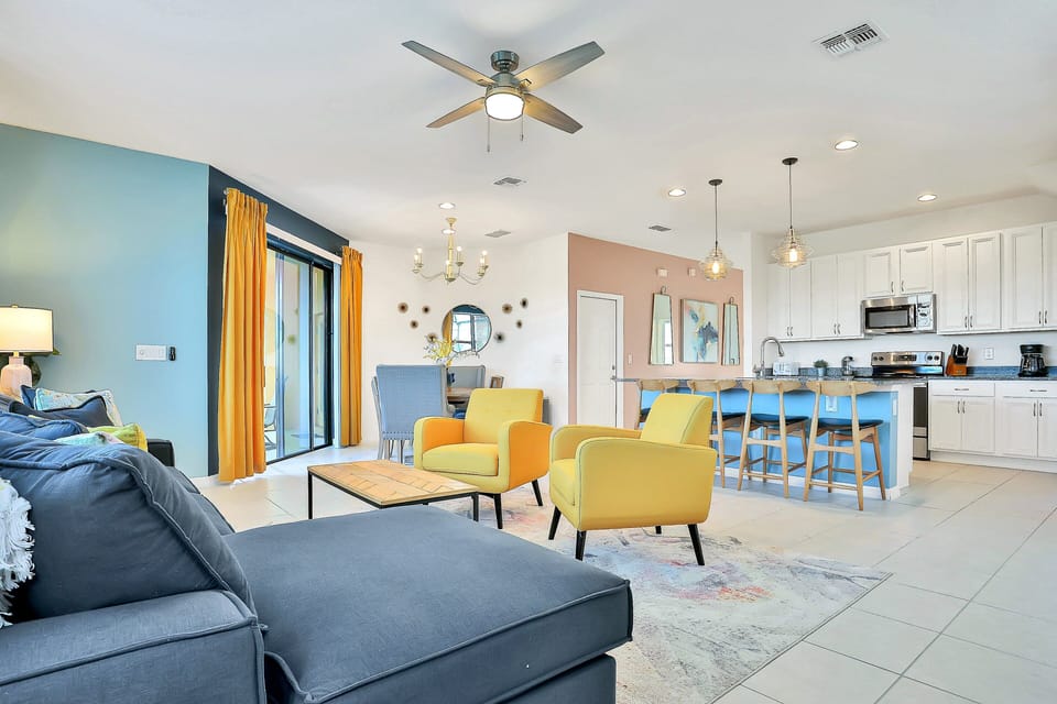 House, Multiple Beds, Pool Access, Pool View (Davenport Dreamin') | Living area