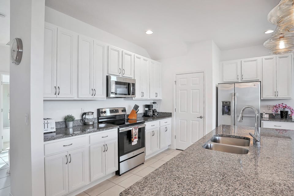 House, Multiple Beds, Pool Access, Pool View (Davenport Dreamin') | Private kitchen