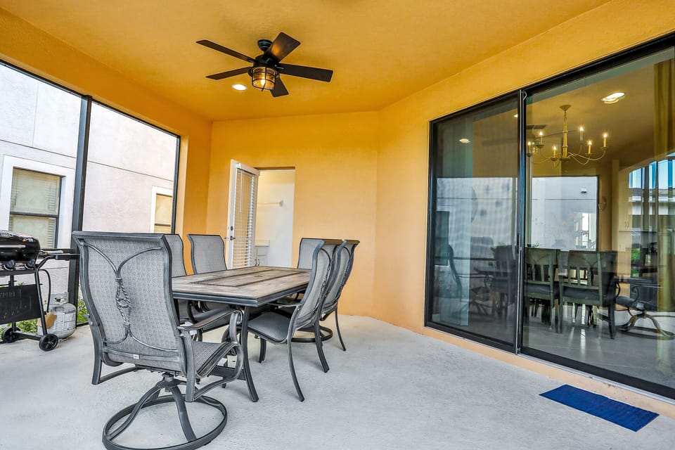 House, Multiple Beds, Pool Access, Pool View (Davenport Dreamin') | Outdoor dining